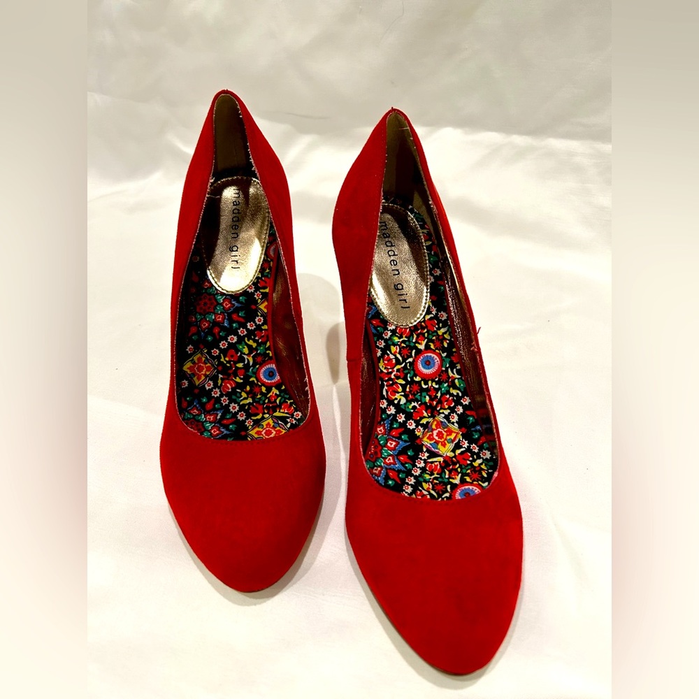 Madden Girl Red Velvet Heels Size 7m